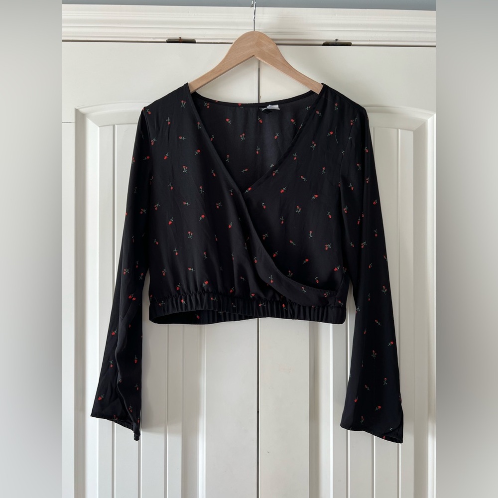 H&M Rose Long Sleeve Crop Top